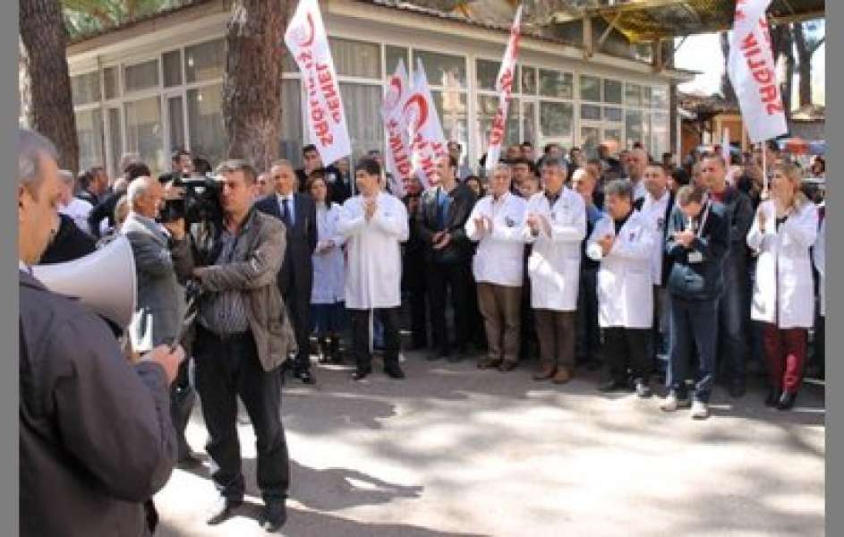 Sağlık Çalışanlarına  Uygulanan Şiddete Dur Dedik!