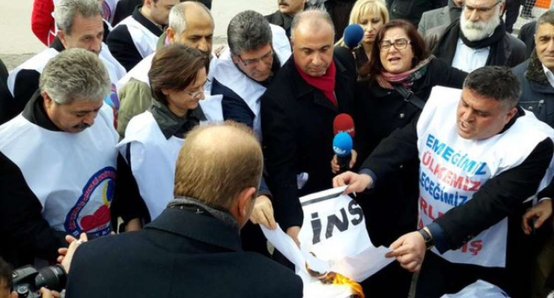 Bordro Yakma Eylemimize Polis Müdahalesi!