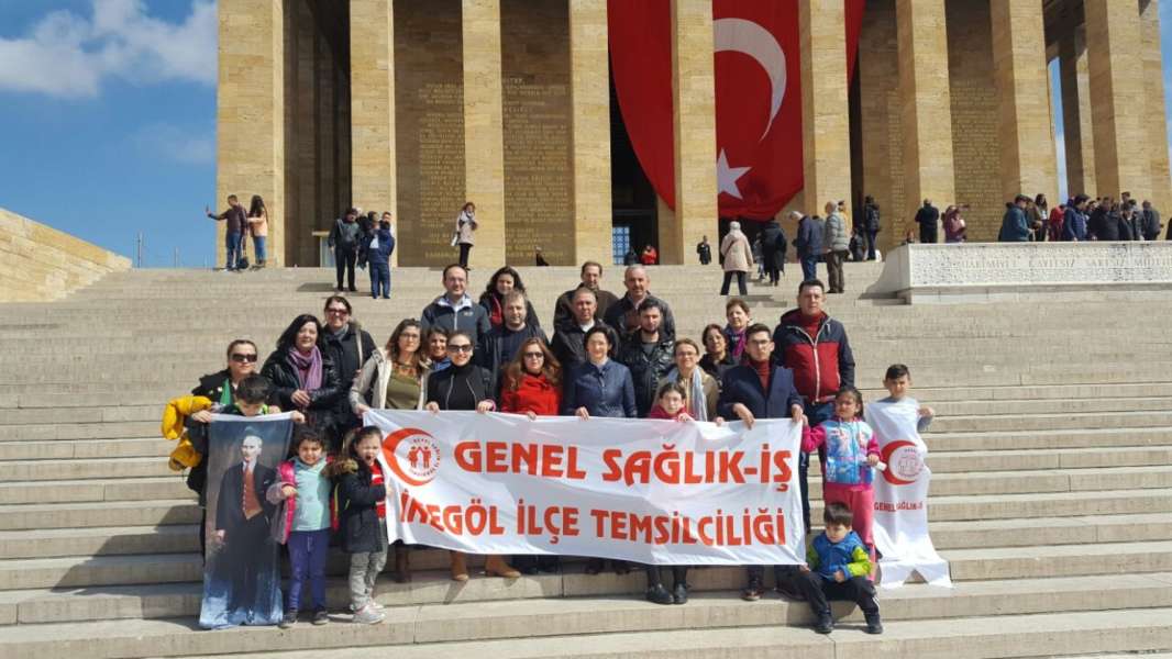 İnegöl Temsilciliğimizden Çanakkale Zaferi'nin 102. Yıl Dönümünde Ata'ya Ziyaret